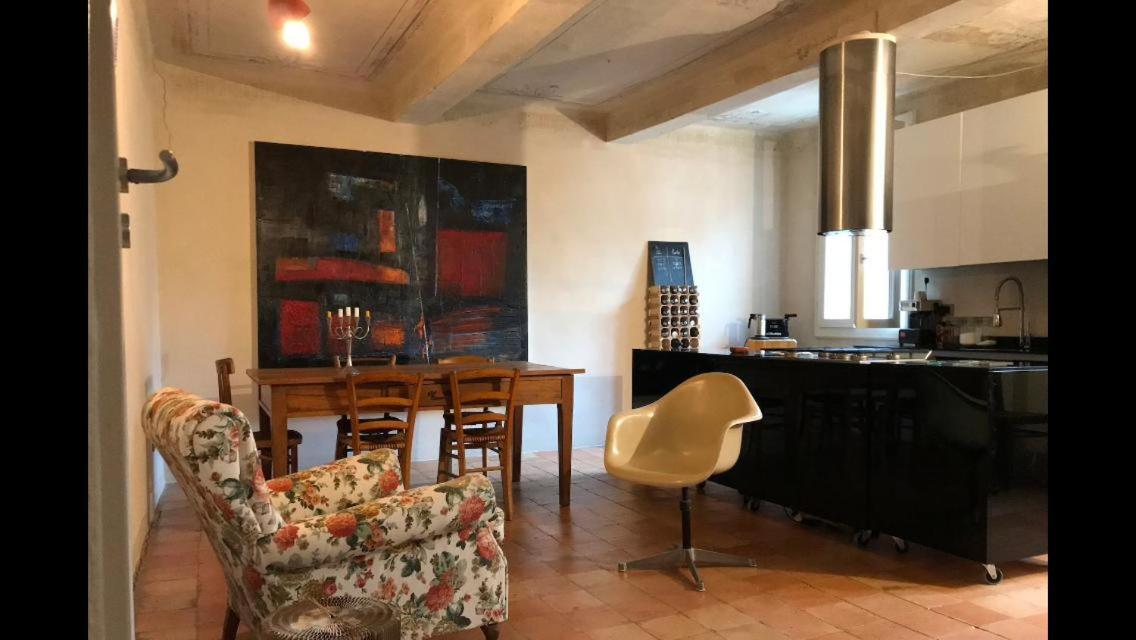 Casa Luminosa Con Giardino In Centro Storico Apartment Reggio Emilia Bagian luar foto