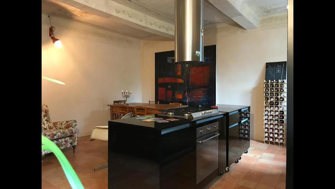 Casa Luminosa Con Giardino In Centro Storico Apartment Reggio Emilia Bagian luar foto