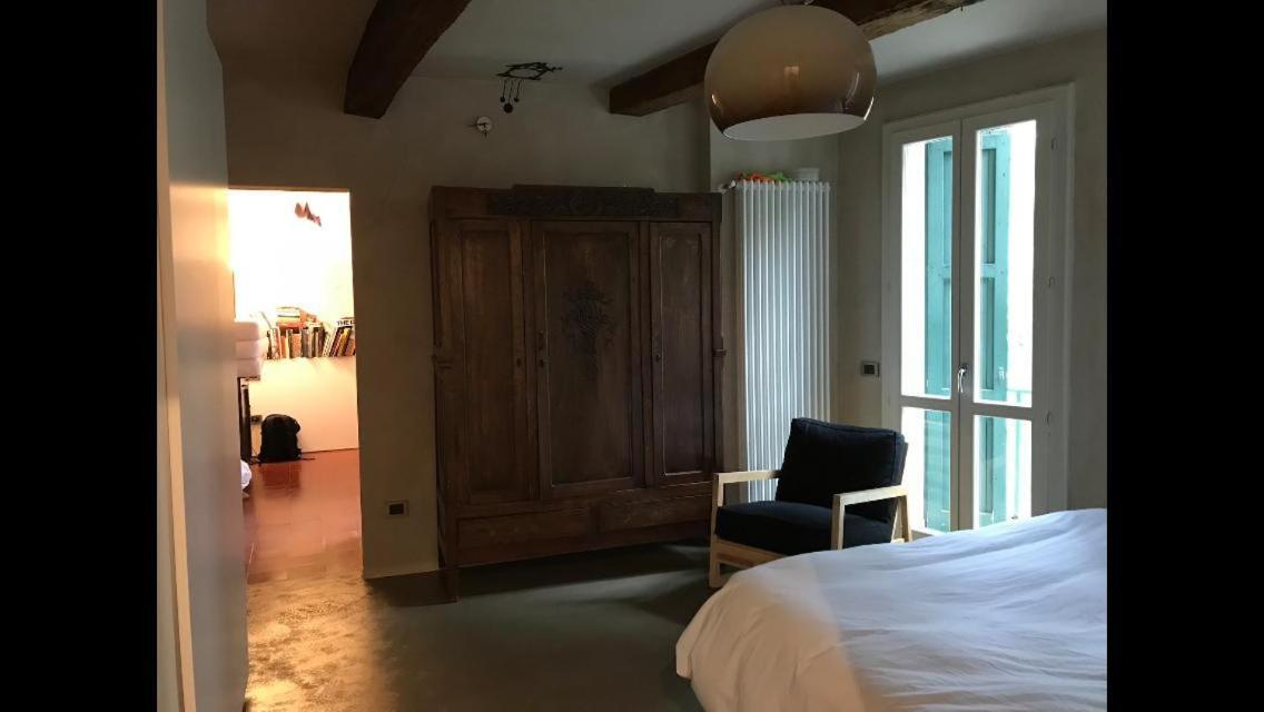 Casa Luminosa Con Giardino In Centro Storico Apartment Reggio Emilia Bagian luar foto